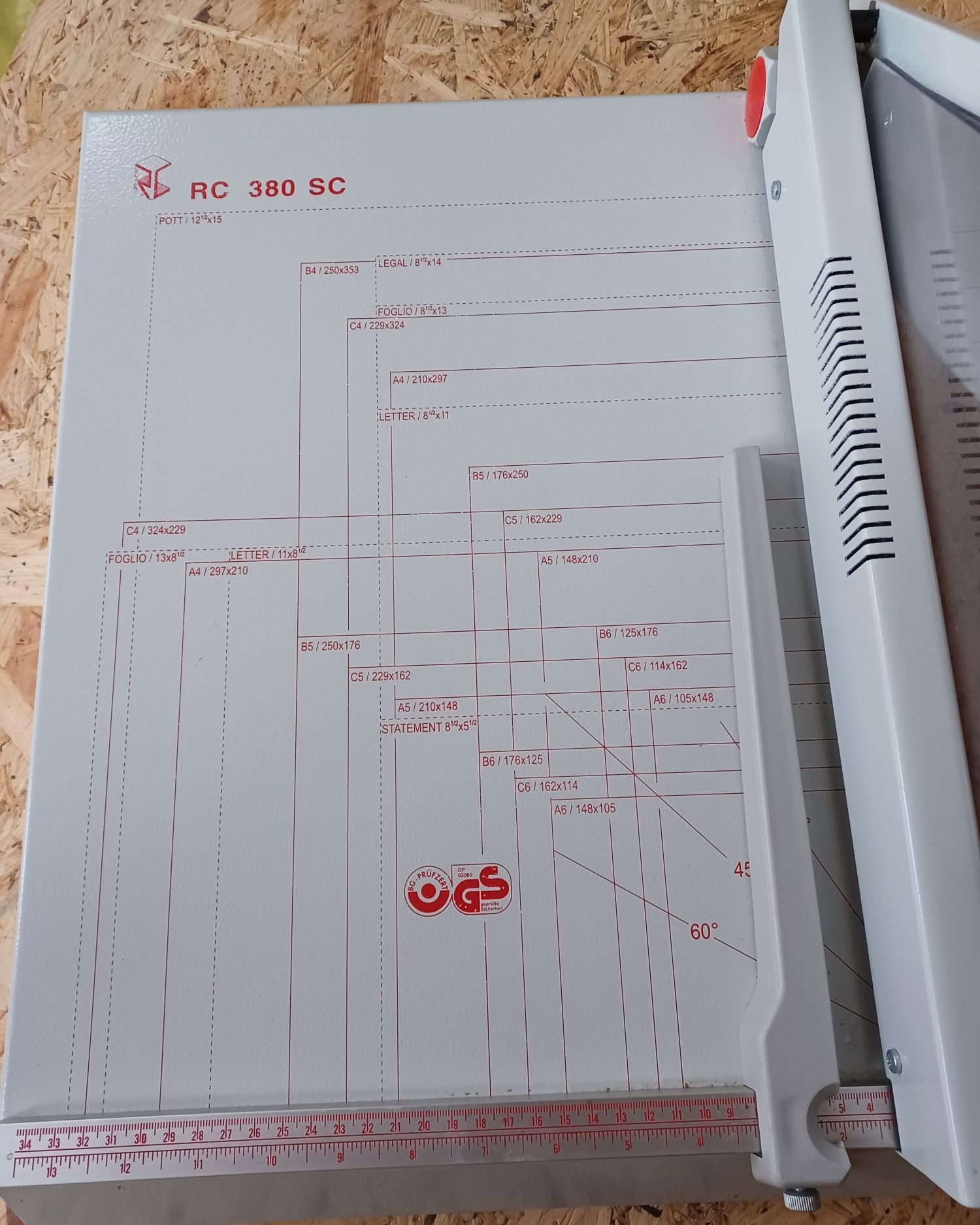 Gilotyna Biurowa Obcinarka Do Papieru RC 380 SC