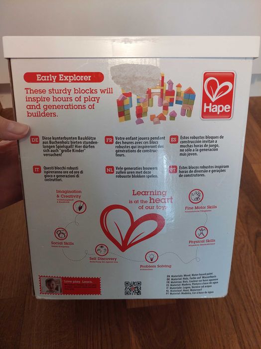 Drewniane klocki edukacyjne Hape i Cubika, kolorowe, 131 el.