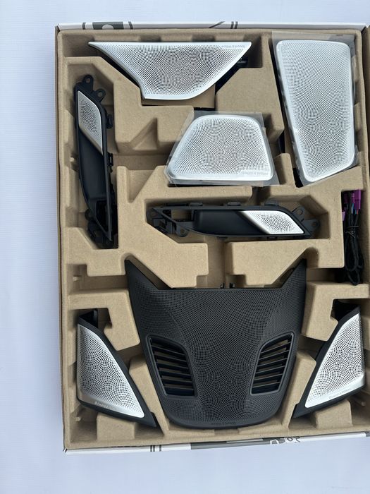 Bowers&Wilkins BMW G30 комплект сіток з підсвіткою декор салону