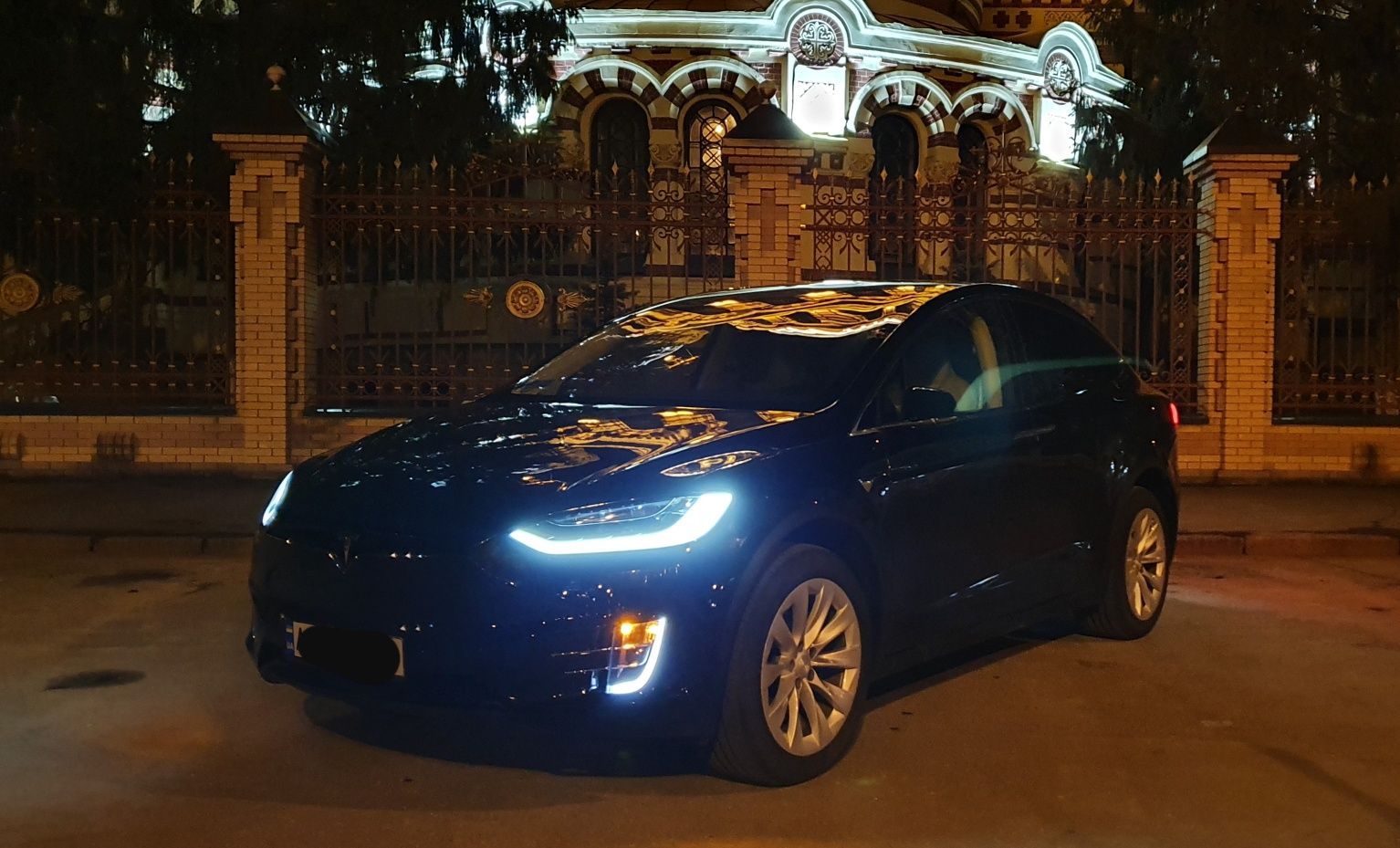 Tesla X не бита, с пробегом 33000 км