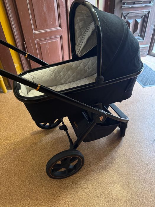 Wózek Venicci Tinum SE Stilish Black 2w1