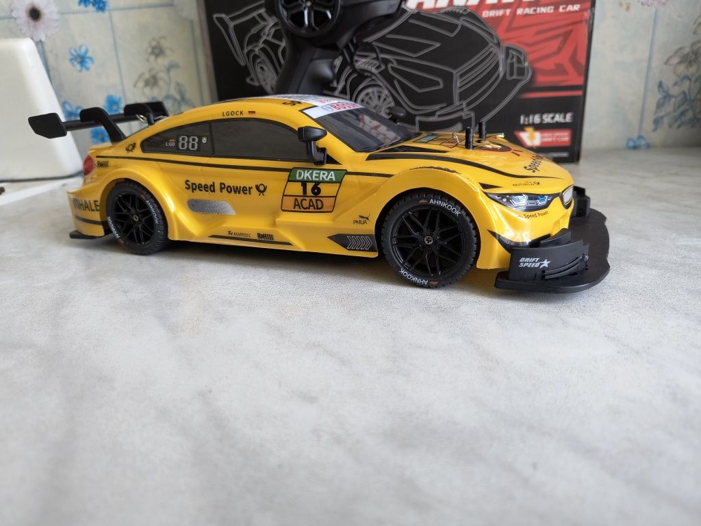 Дрифт машинка на радіоуправлінні BMW M4 Жовта