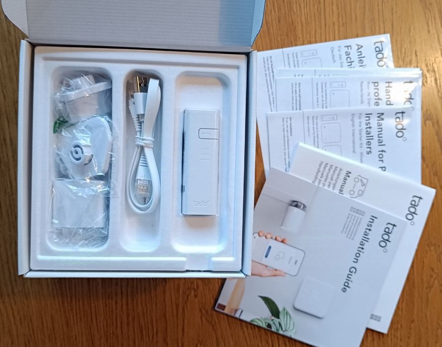 Zestaw startowy tado° V3+ (bezprzewodowy termostat, mostek, odbiornik)