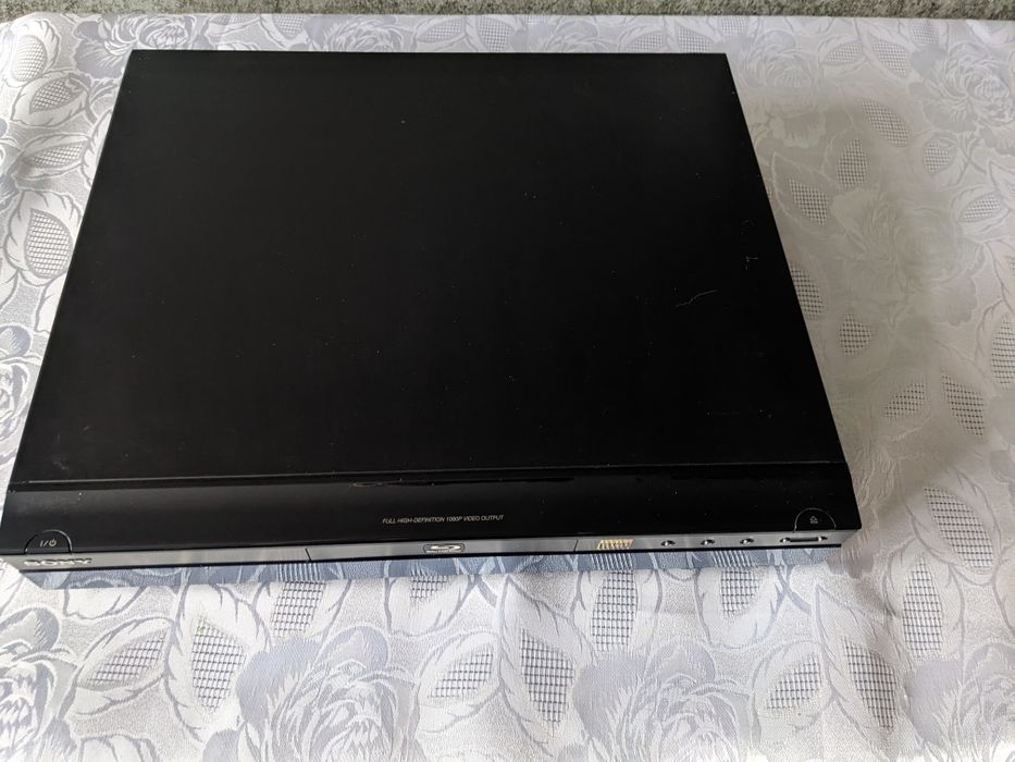 Продам оригинальный DVD плеер Sony