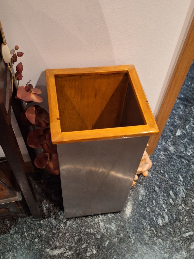 Porta guarda-chuvas, em inox