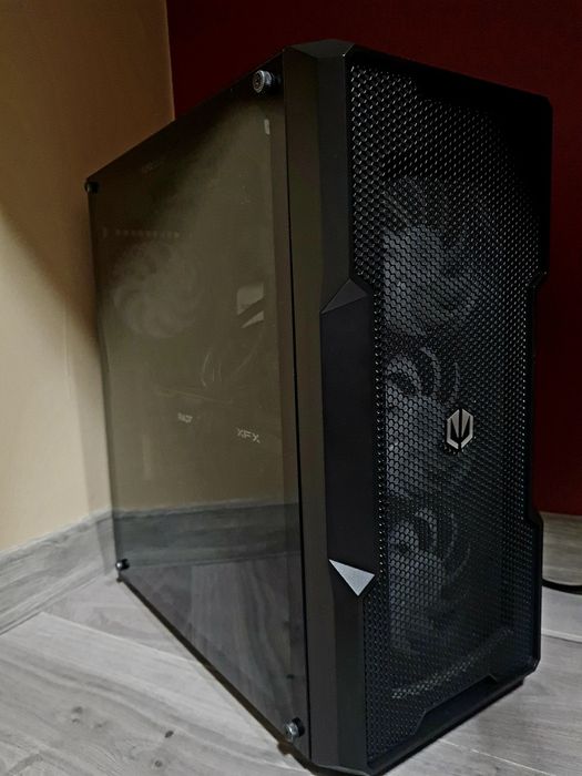 Komputer Ryzen 9 3900X, RX6700XT, 32GB RAM - klawiatura, mysz, monitor