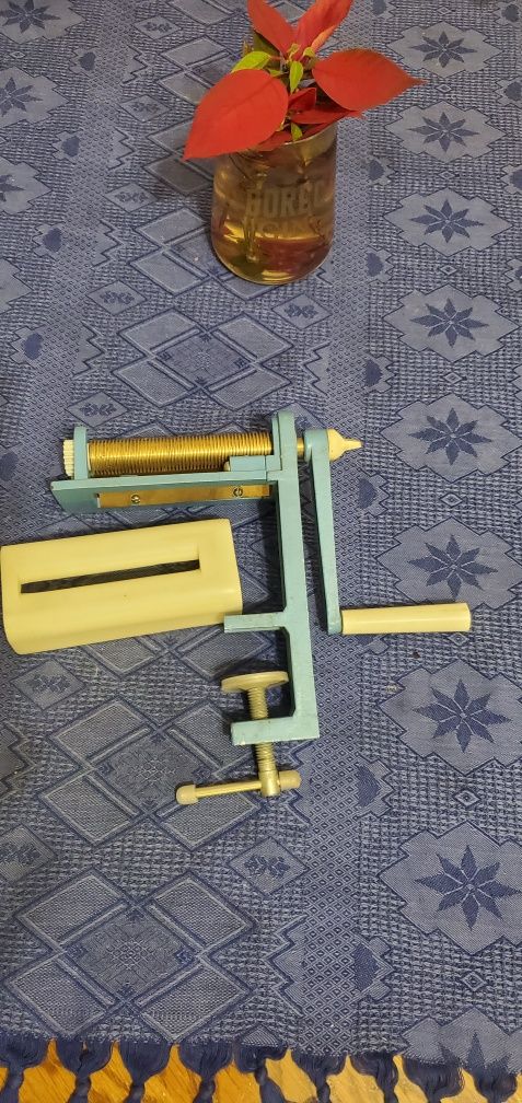 Продам Локшинорізку латунь