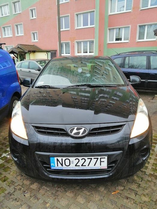 Hyundai i20 Mały przebieg, stan dobry, nowe opony wielosezonowe 2025