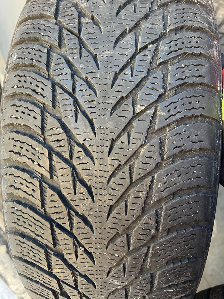 215/55/17 Nokian hakkapeliitta R3