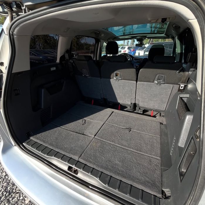 Peugeot 5008 2009 1.6 Бензин