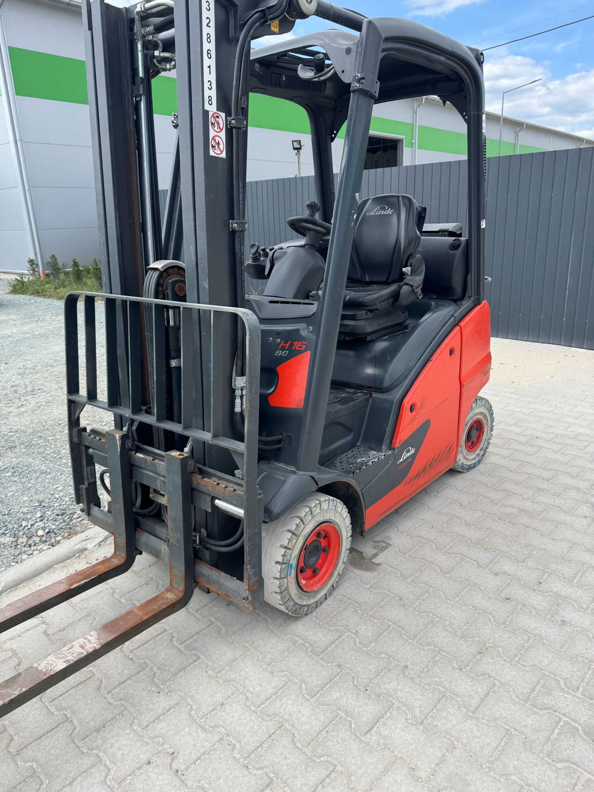 Linde H16 triplex