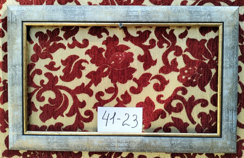 Рамки для картин,багато рамок.