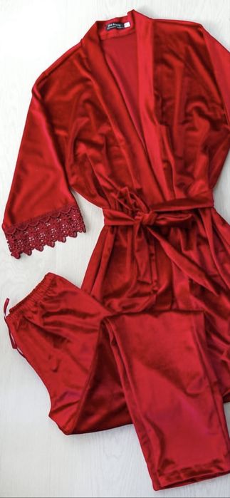 Халат червоний новесенький