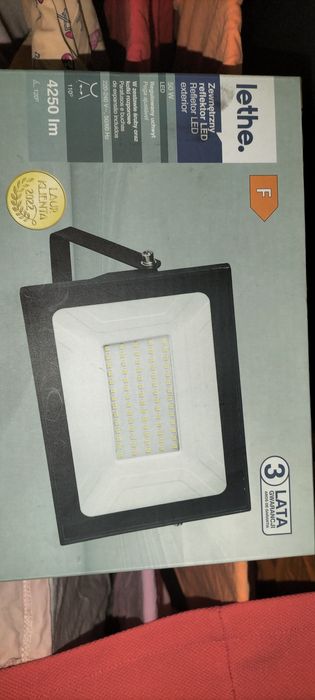 Reflektor LED 50w nowy taniej