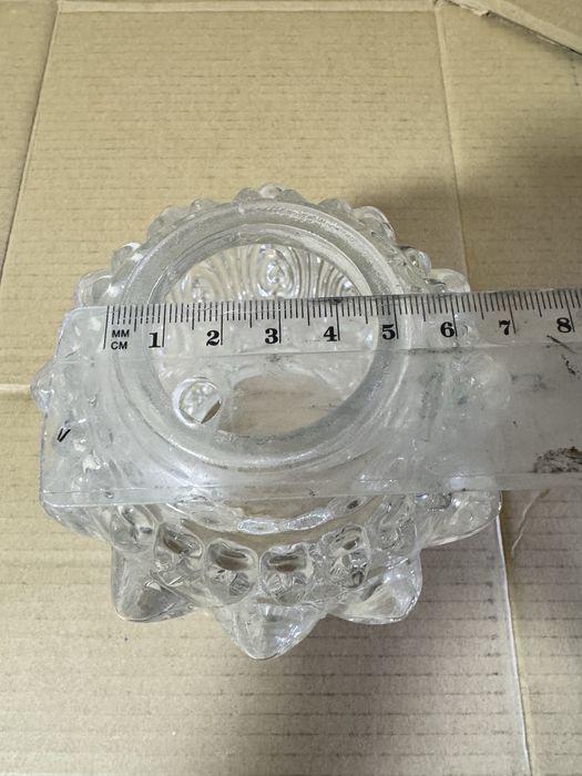 Abajur campânulas antigas em vidro trabalhado 2 formatos diferentes