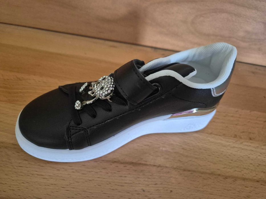 Buty dziewczęce z misiem