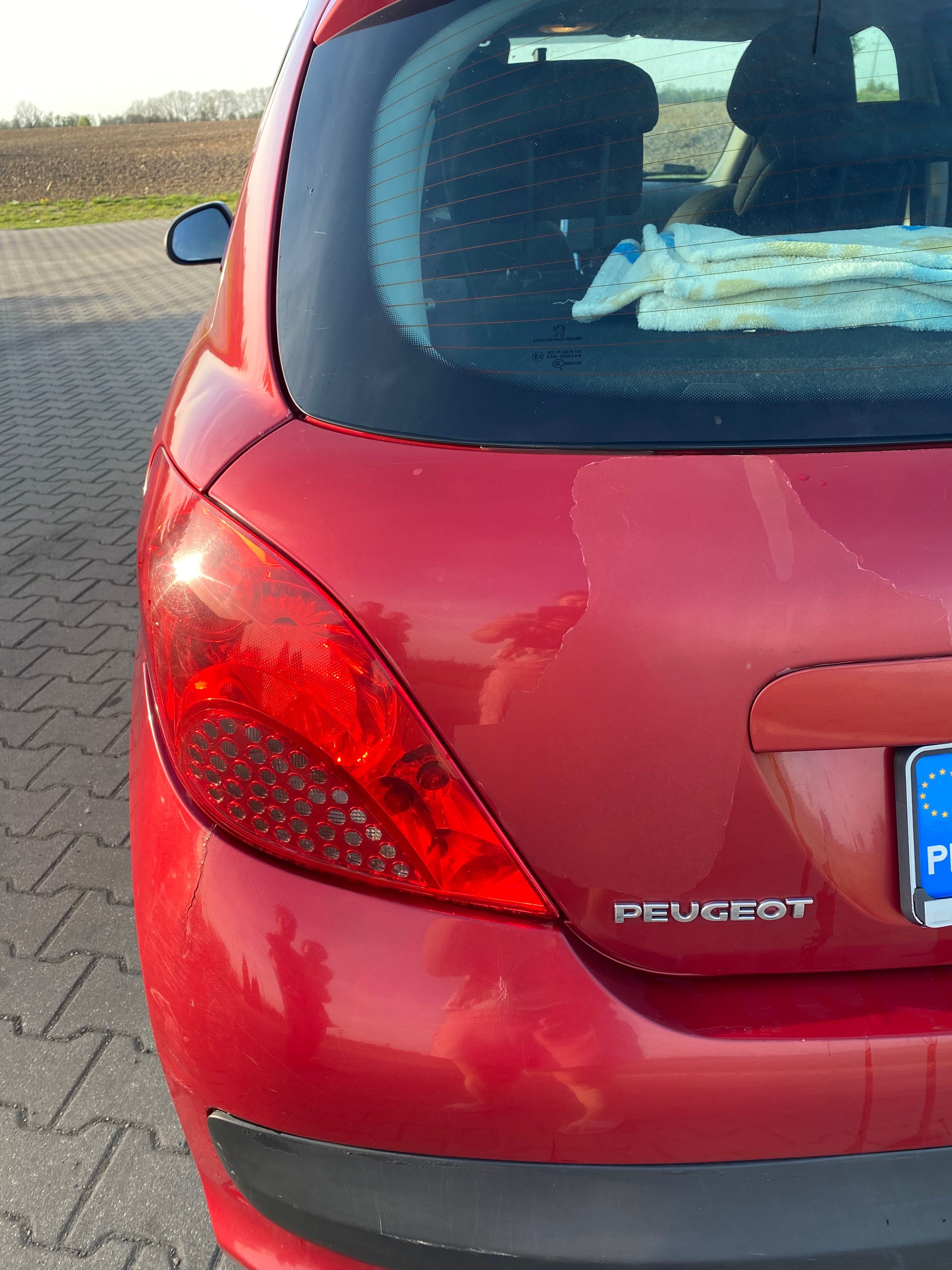 Peugeot 207 z polskiego salonu