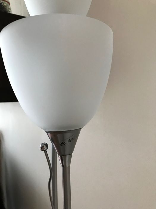 Lampa stojąca do salonu