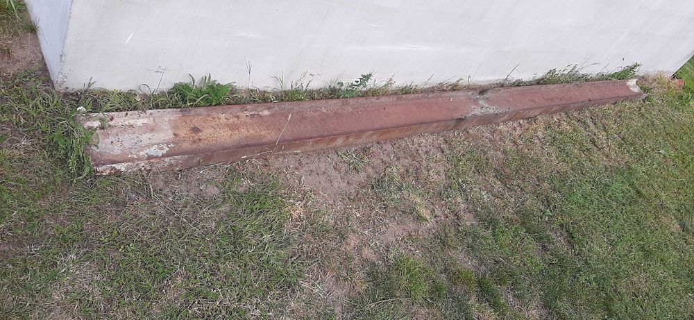 SOLIDNY PROSTY Dwuteownik trawersa z rozbiórki 4,70 m x 18 cm x 9 cm