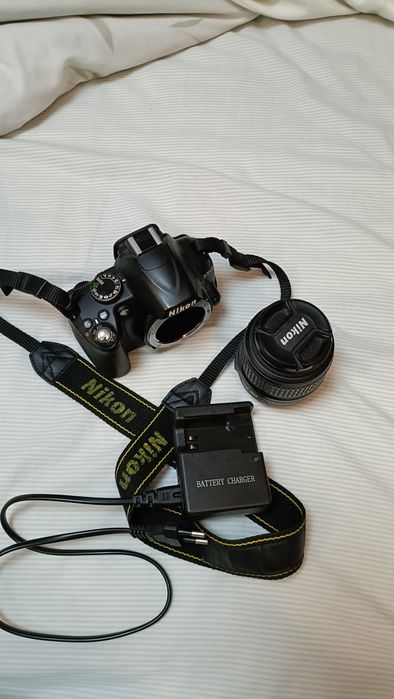 Câmara Nikon D3000