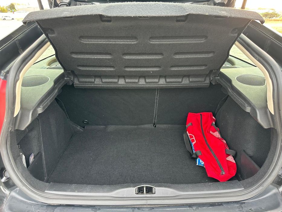 C4 Coupé apenas 97 mil KMS