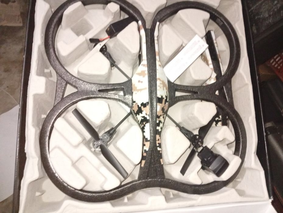 Vendo drone com câmara controlado por telemóvel