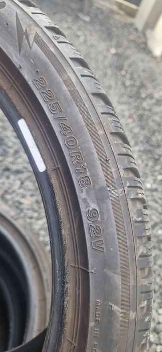 Резина 225 40 18 Bridgestone 2шт  шины пара з Німеччини