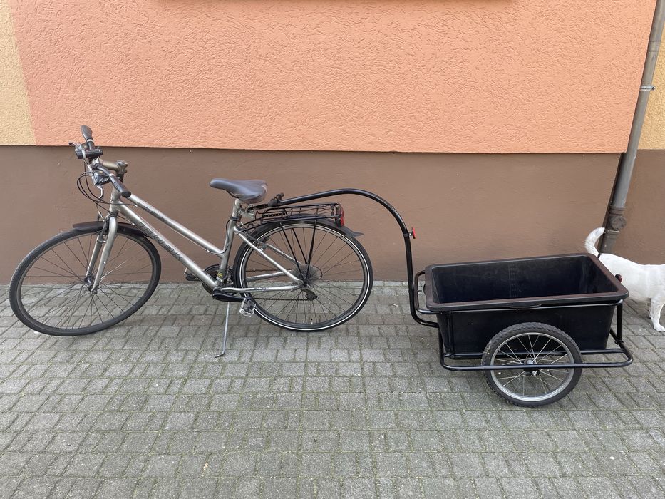 rower marki trek z przyczepką do ok. 40 kg 90l pojemności