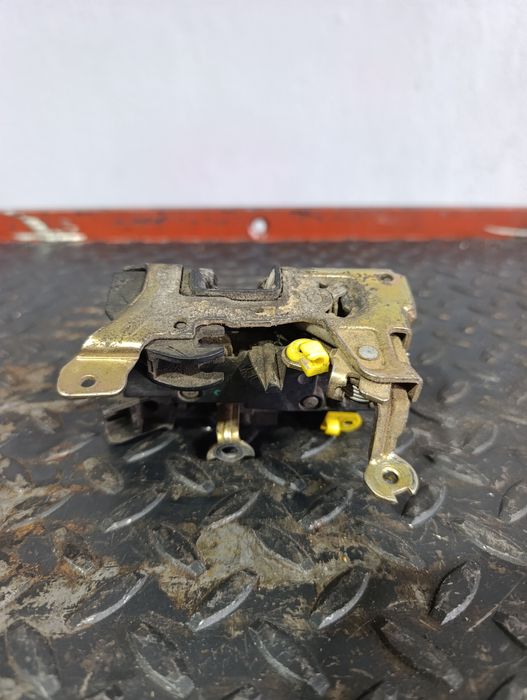 Fechadura frente esquerda Renault 8200727508