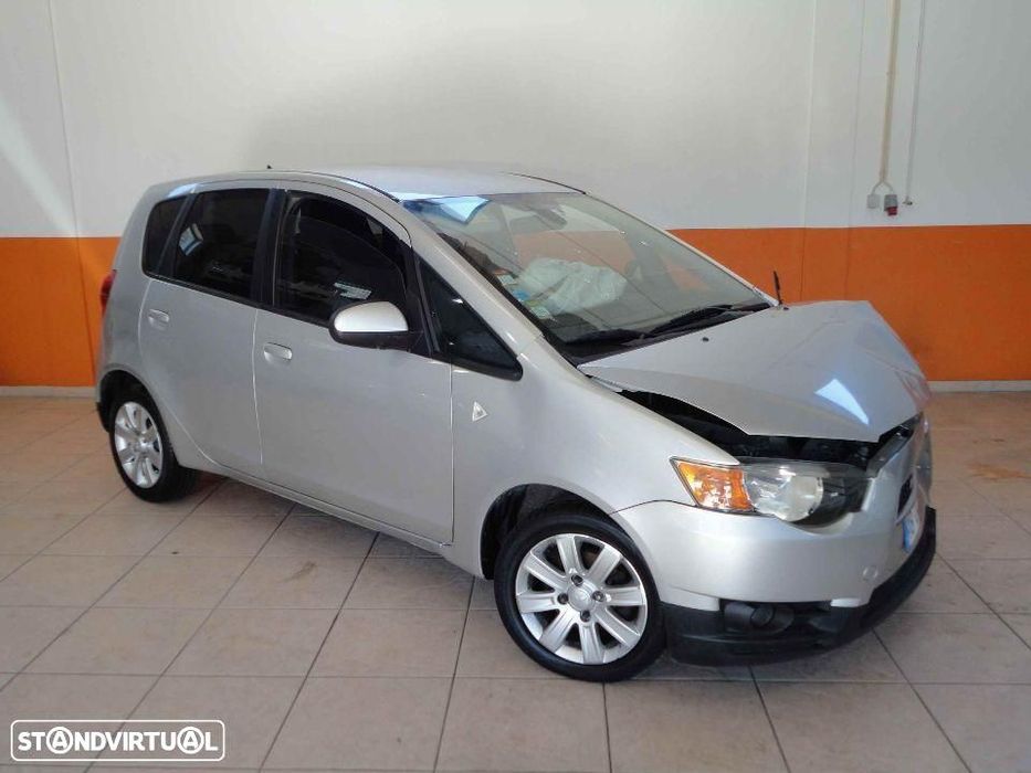 Mitsubisi colt 5 portas de 2003 a 2012