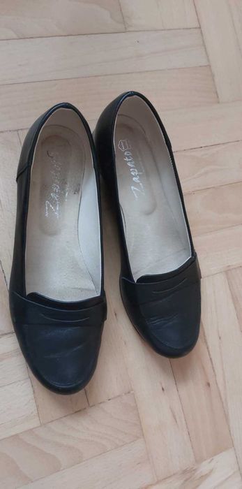 Skórzane klasyczne czarne lordsy balerinki  Zapato 40