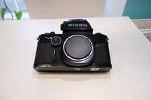 Плівкова камера Ricoh TLS 401 (M42) чорного кольору