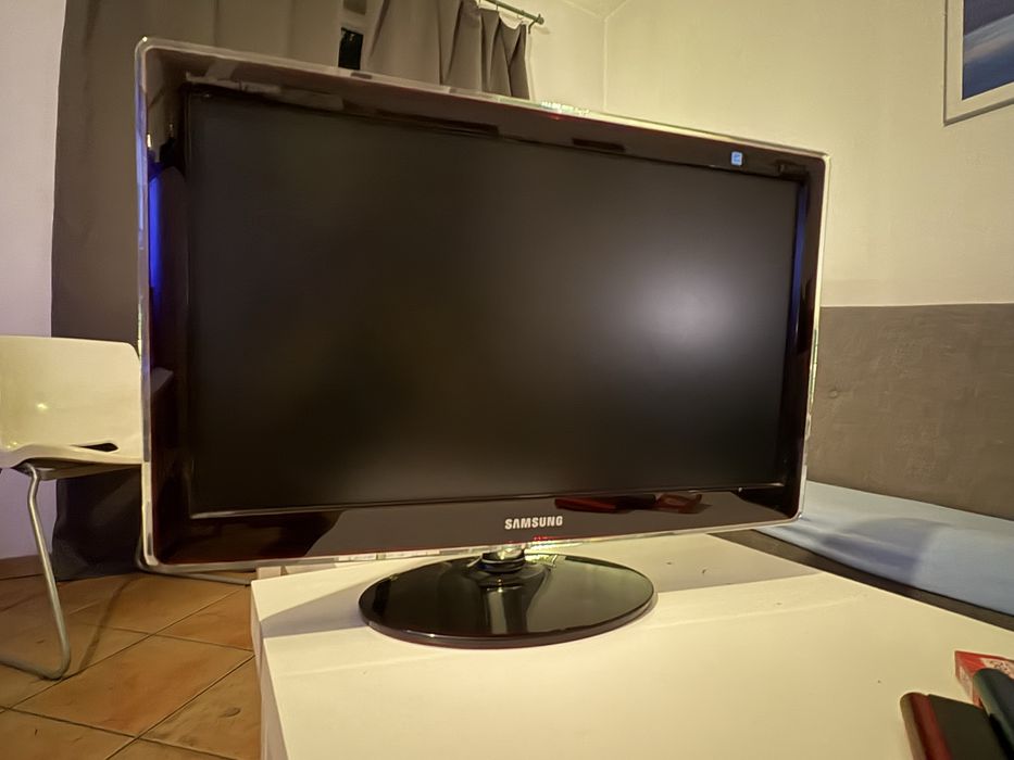 Telewizor Samsung 23 cale
