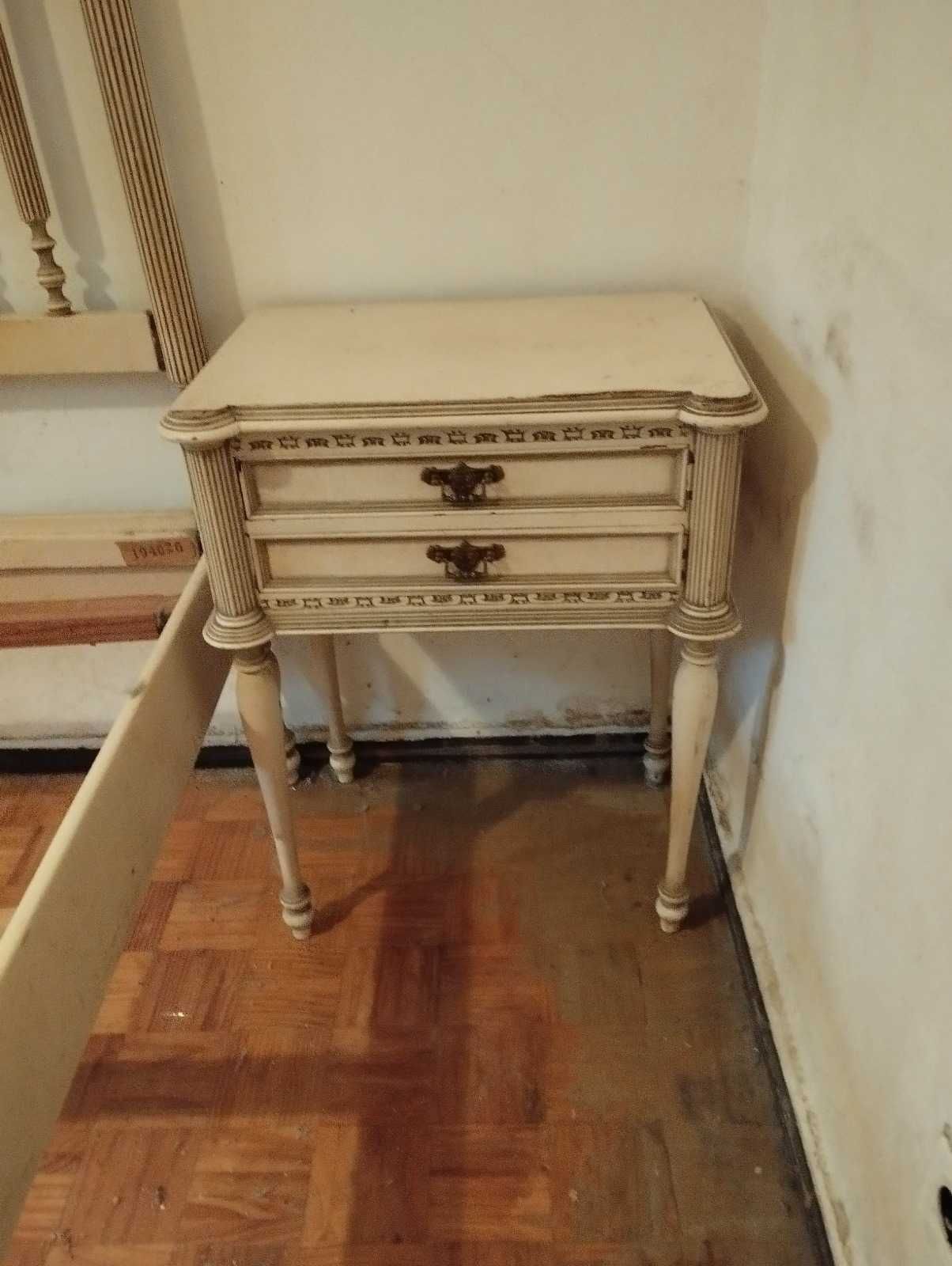 Mobília de quarto vintage (a bom preço)