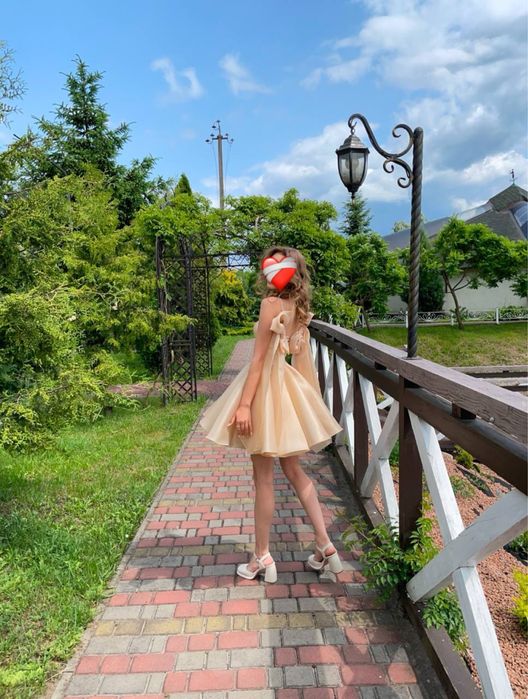 Плаття на випускний