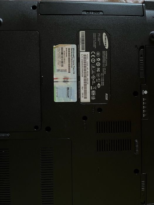 Ноутбук Samsung с немецкой клавиатурой