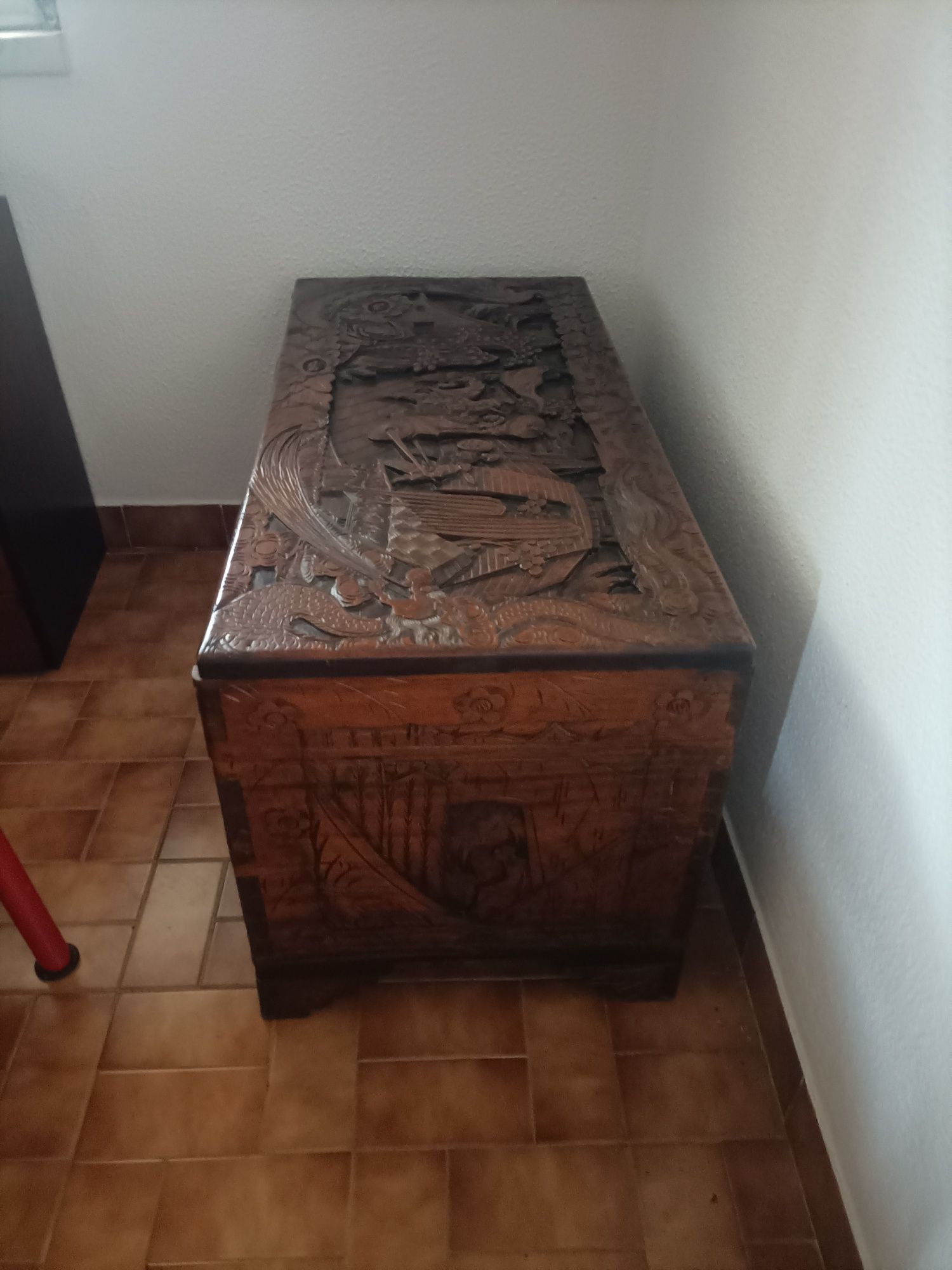 Arca de madeira cânfora