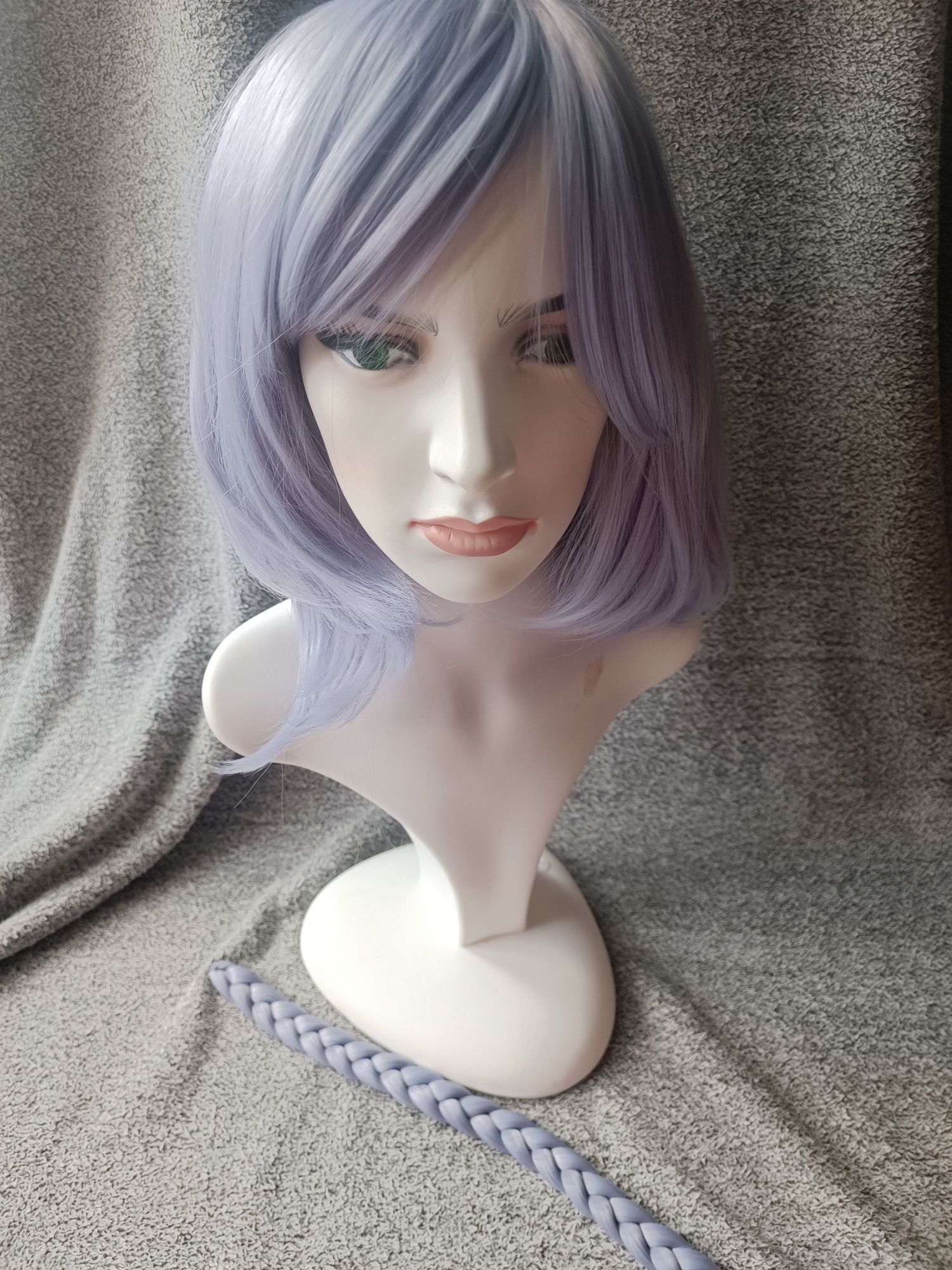 Fioletowa peruka cosplay 30 cm