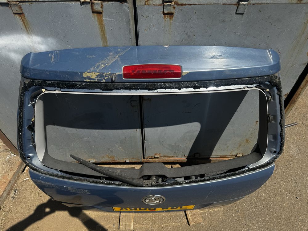 Ляда крышка багажника Opel Zafira B