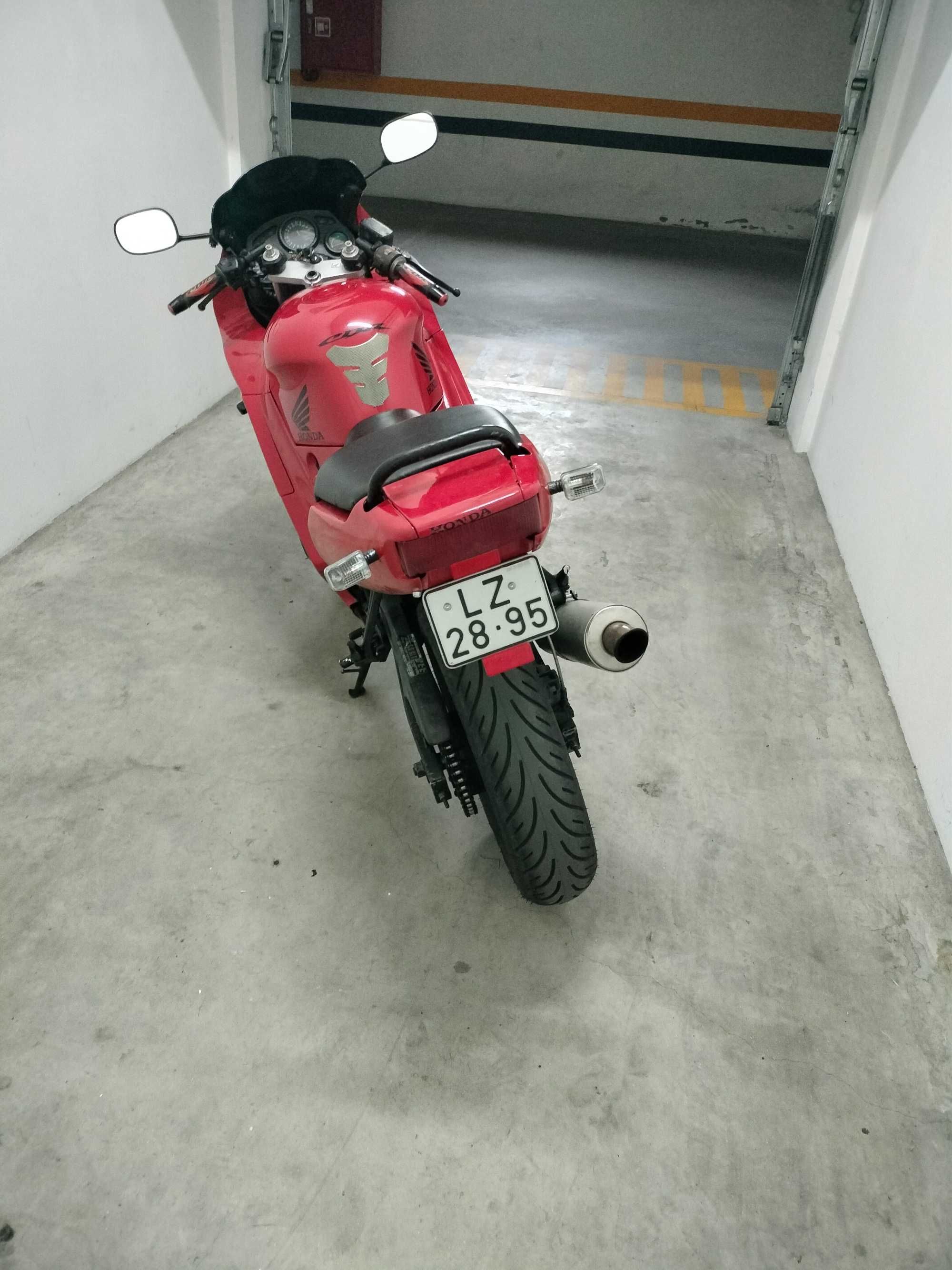Linda Honda CBR 600 F