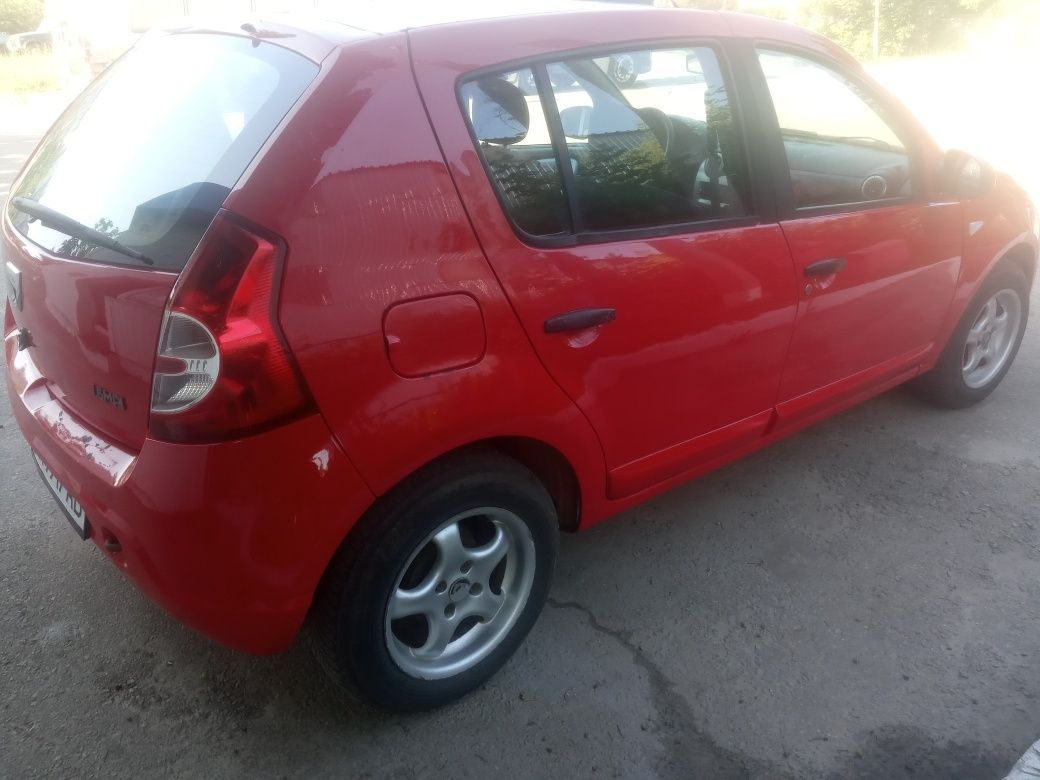 DACIA sandero 2008г