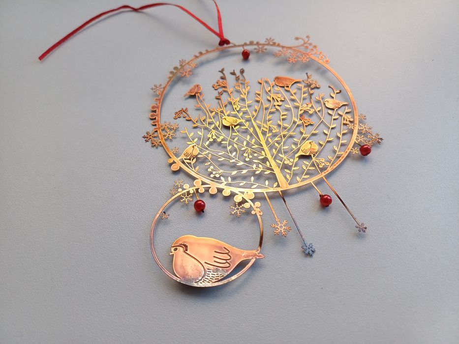 Pendente decorativo, dourado, com imagem de árvore povoada de pássaros64564403562881123