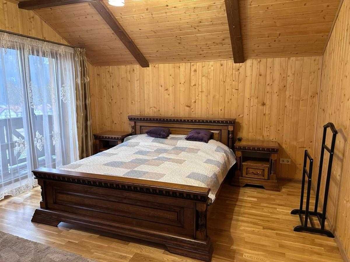 Продаж елітного особняка з басейном в Буковелі