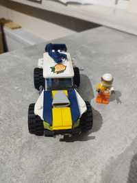LEGO auto na pustyni