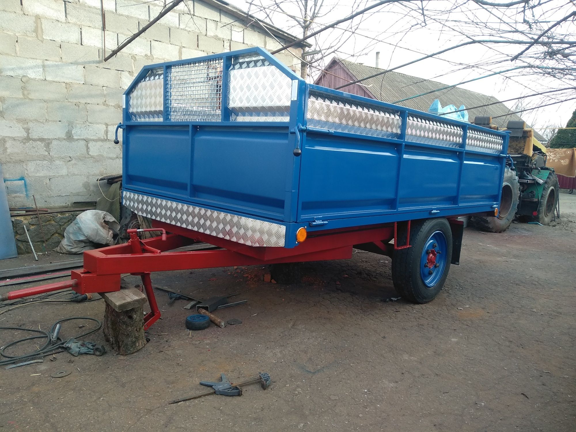 Продам прицеп до трактора,розмір 3,50*2,0*0,80
