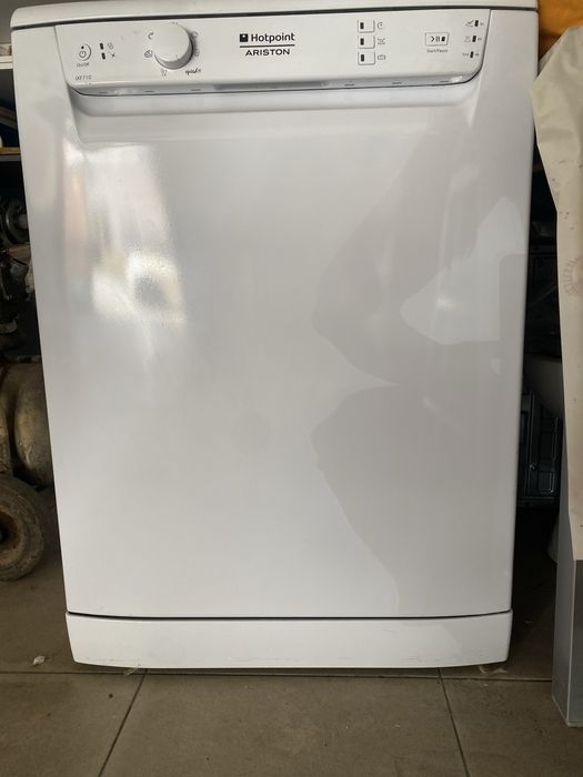 Máquina de loiça Hotpoint Ariston LKF710