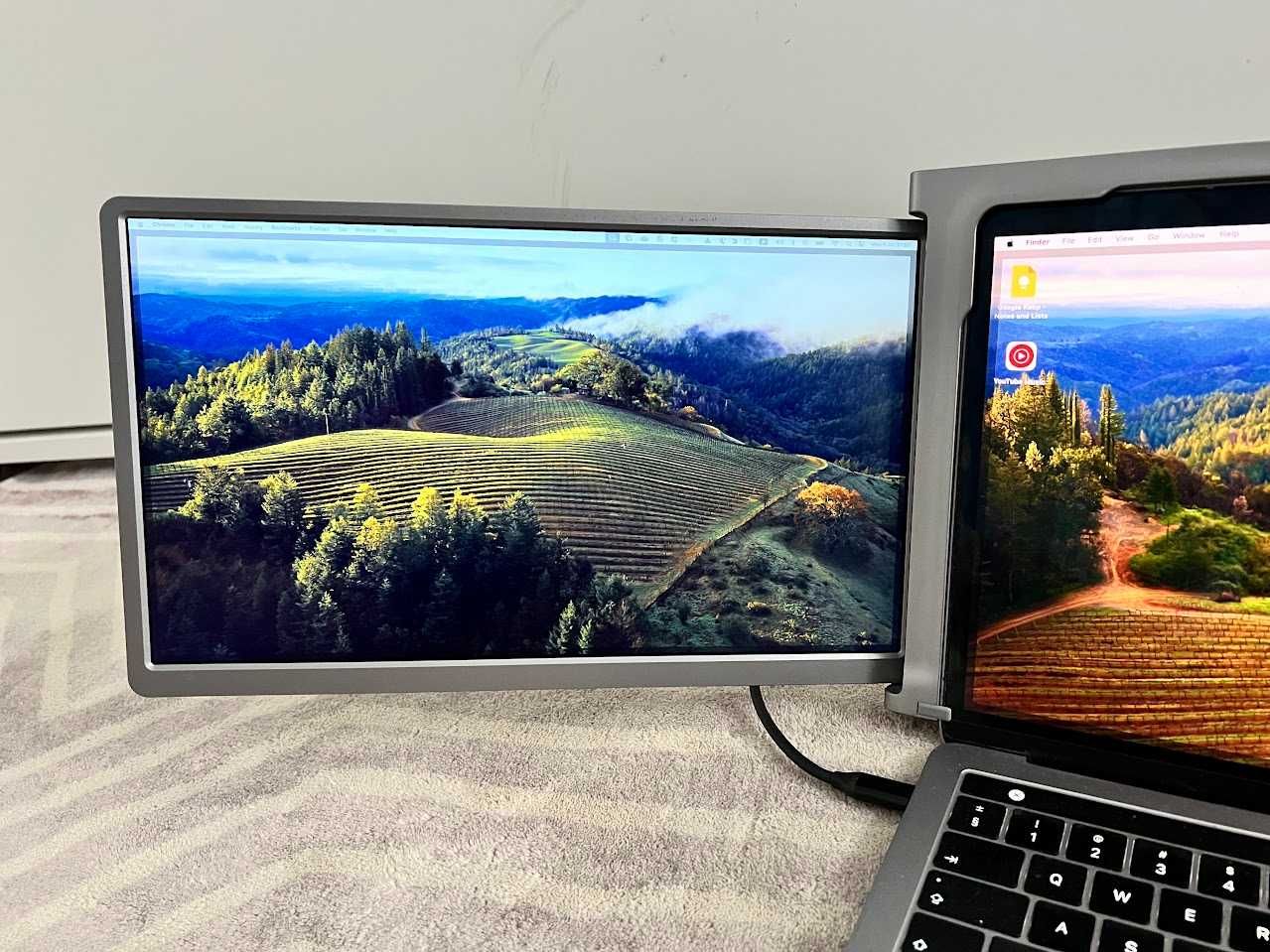 Przenośne monitory LCD 13,3" ONE CABLE - 3M1303S1