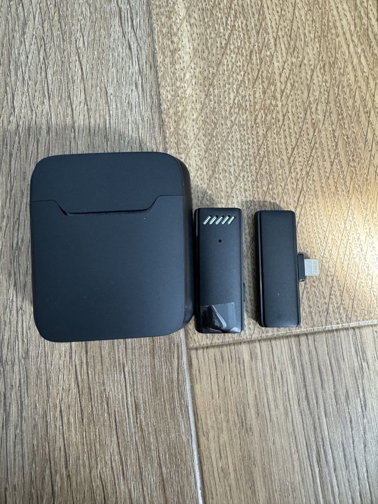 Mikrofon bezprzewodowy do iphone z pudełkiem ładującym