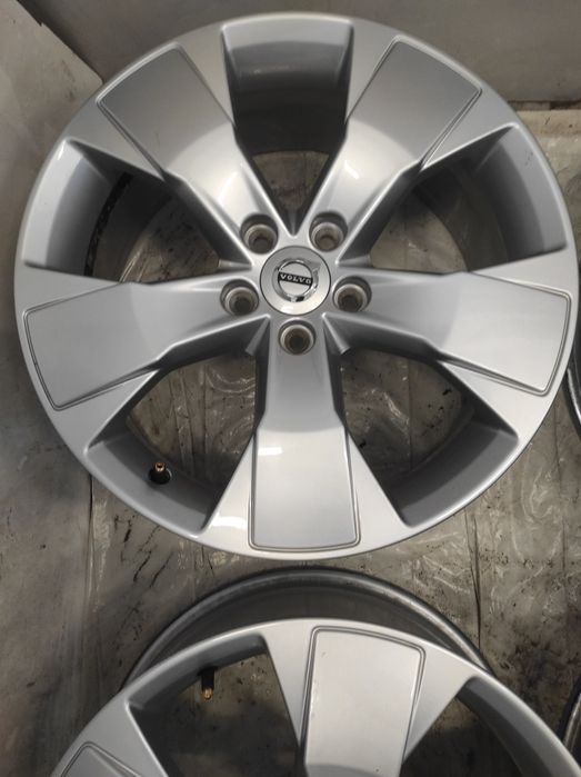 7. Felgi aluminiowe ORYGINAŁ VOLVO R 18 5x108 Bardzo Ładne