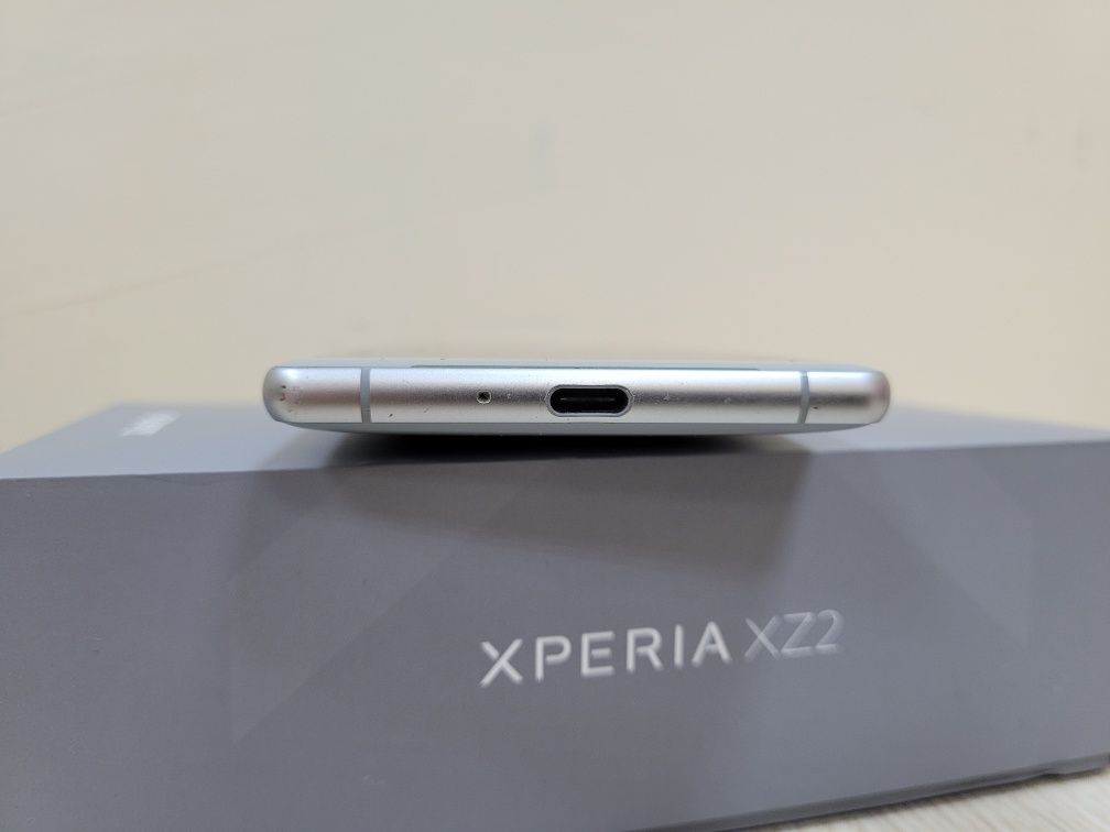 Sony Xperia XZ2 Silver H8216